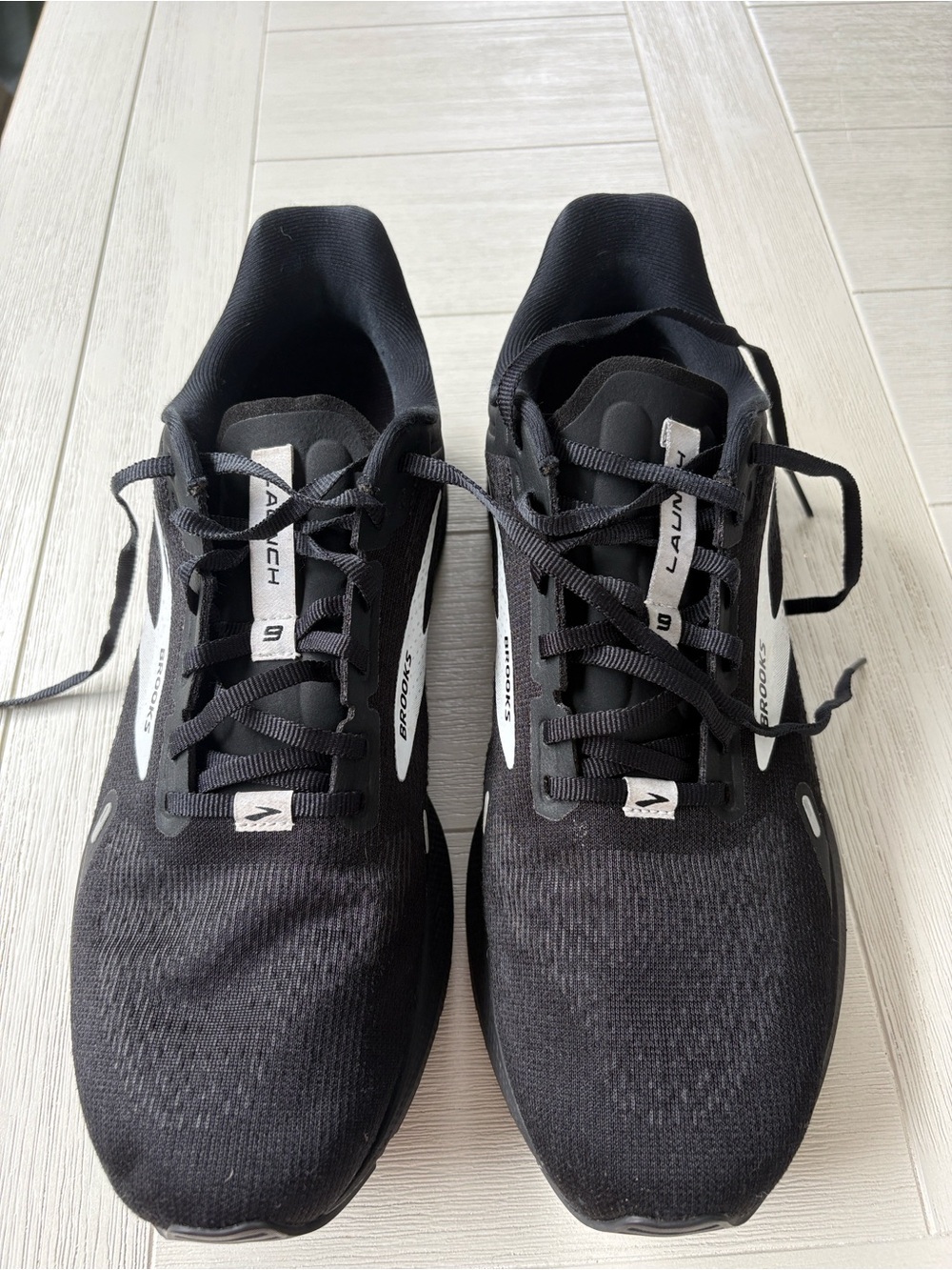 Brooks Men's Athletic Running Shoes in Black and White